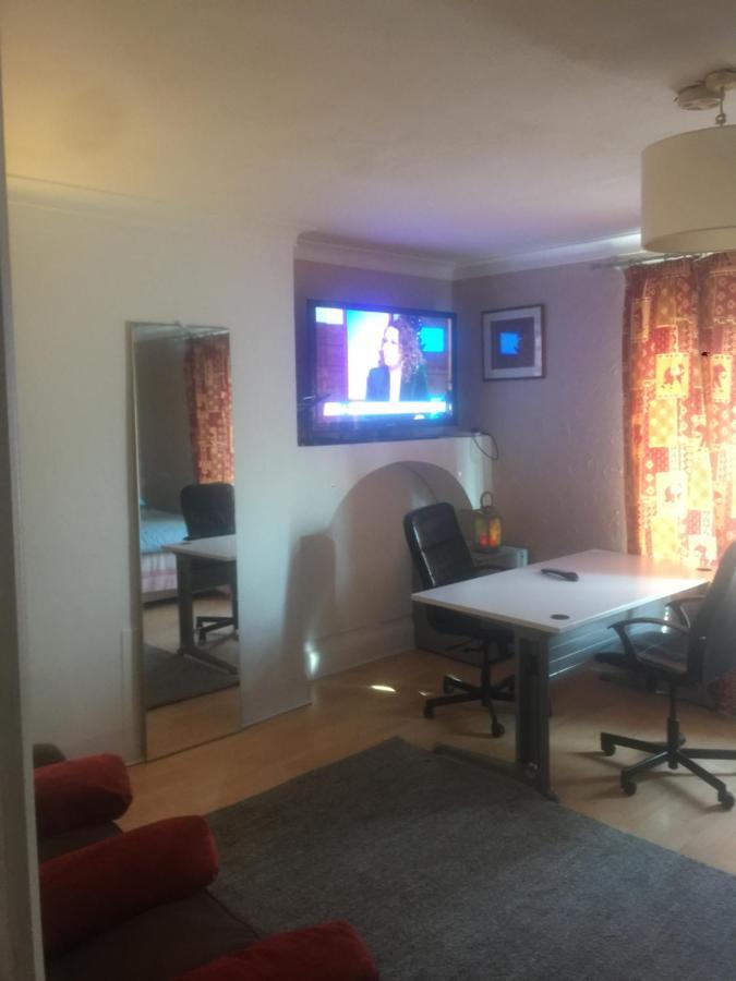 Dach Apartments - Cozy 3 Bed Apartment In Hendon Edgware Екстер'єр фото