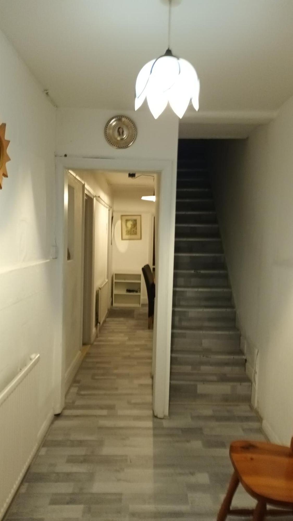 Dach Apartments - Cozy 3 Bed Apartment In Hendon Edgware Номер фото